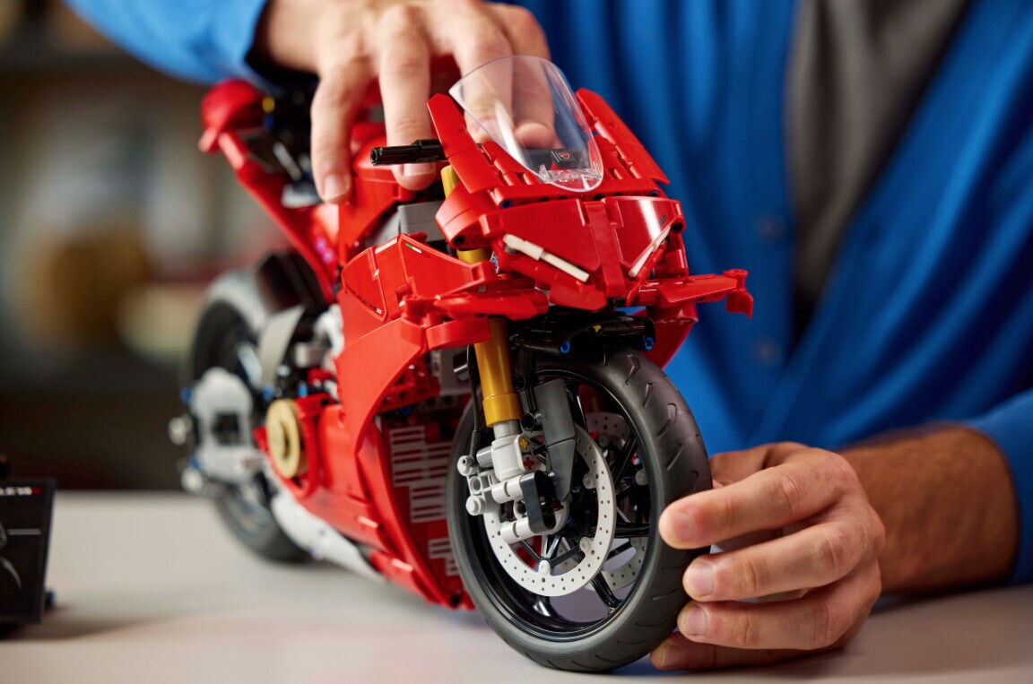 Ducati, un modellino LEGO per la nuova Panigale V4 S: da quanti mattoncini è composto