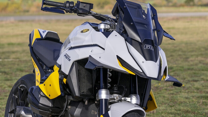 BMW R 1300 GS Pista by Puig: le foto