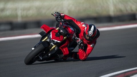 Ducati Streetfighter V4 2025: LE FOTO