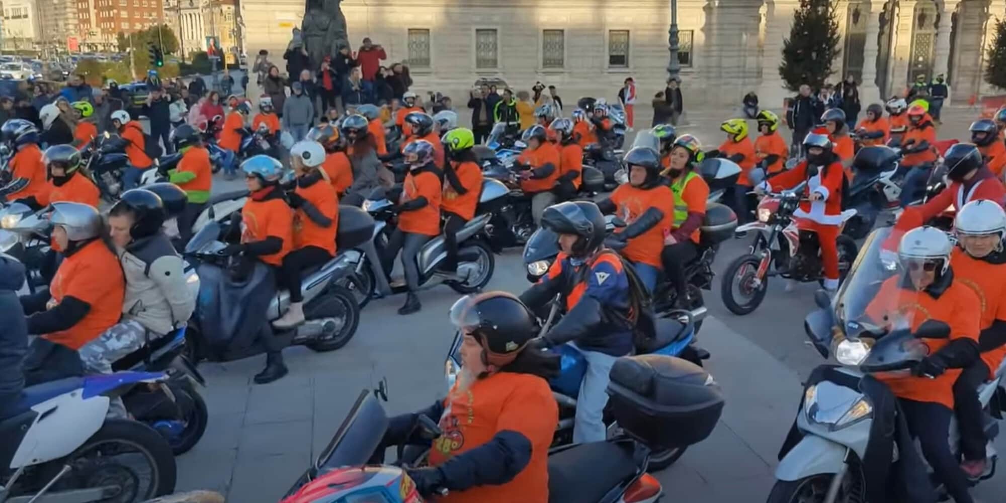 Trieste, raccolta fondi a favore dei bambini: circa 700 moto in piazza