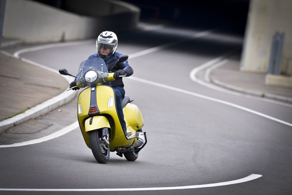 TEST, Vespa GTS 310 SuperSport: le foto della prova