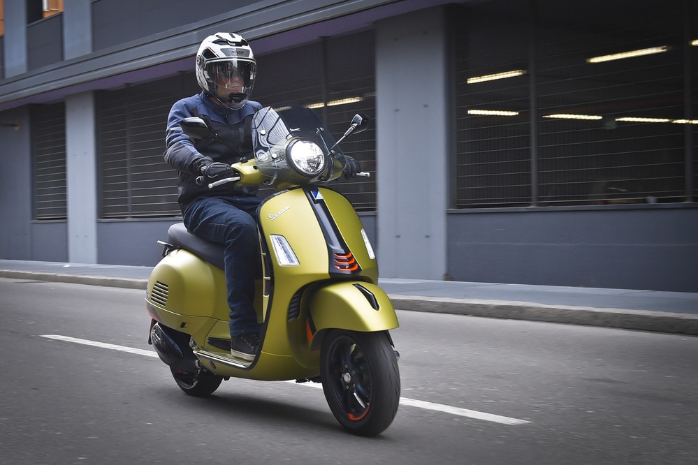TEST, Vespa GTS 310 SuperSport: le foto della prova