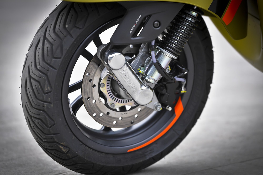 TEST, Vespa GTS 310 SuperSport: le foto della prova