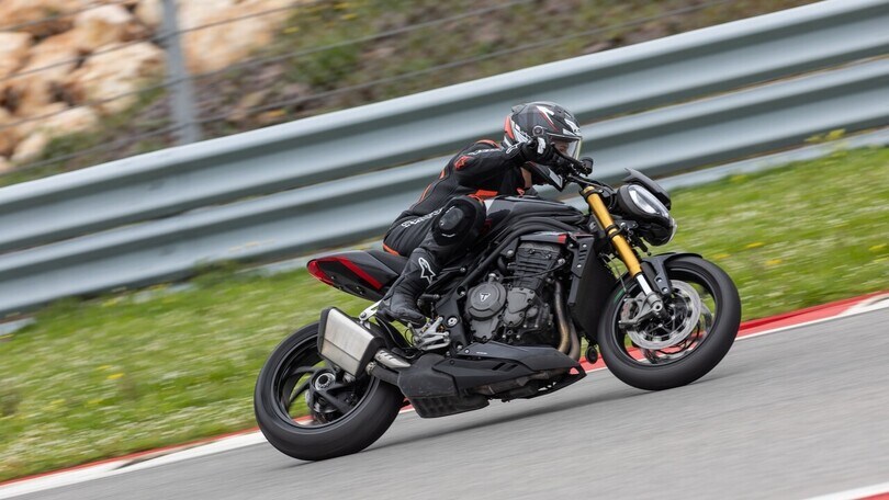 In pista con Triumph: arriva la Triple Track Experience
