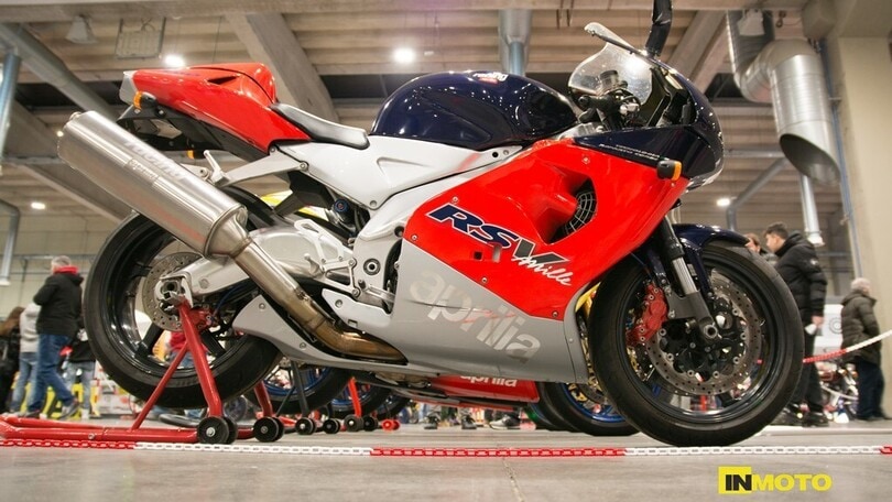 Perchè ci piacciono così tanto le sportive degli anni '90?