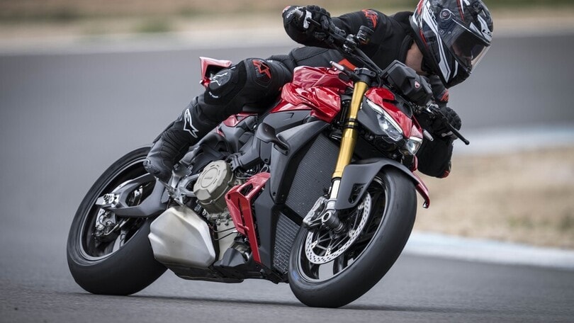 Ducati Streetfighter V4 S 2025: le FOTO delle prova