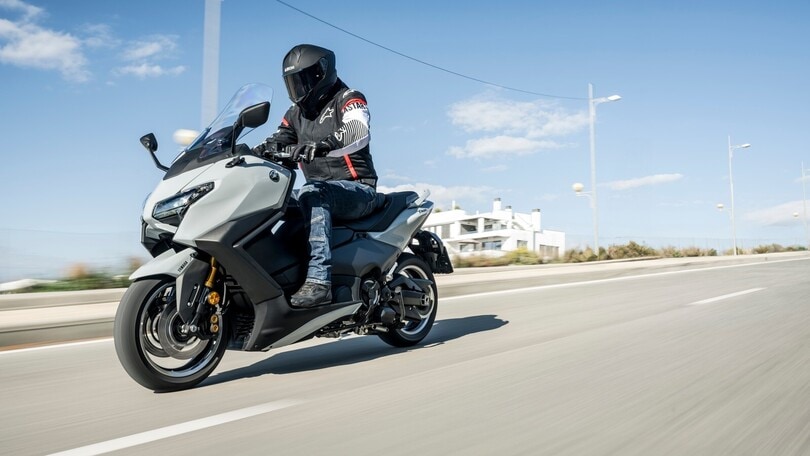 Yamaha TMAX Tech MAX 2025: la gallery del test