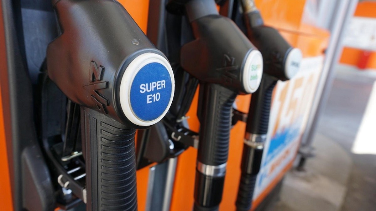 Benzina, prezzi vicini ai record di marzo: taglio accise fino all'8 luglio