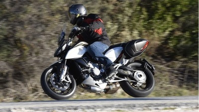MV Stradale 800: primo piano