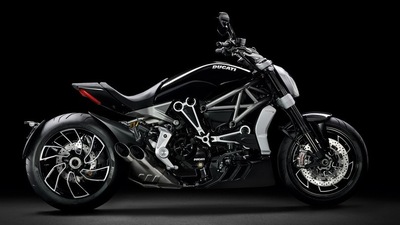 EICMA 2015: Ducati Xdiavel: fascino e muscoli in stile dragster