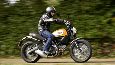 Ducati Scrambler Classic: in azione