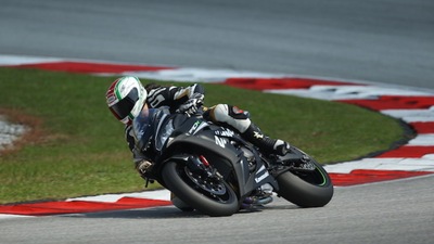 Kawasaki ZX-10R: in azione a Sepang