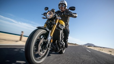 Yamaha XSR 900: le foto in azione