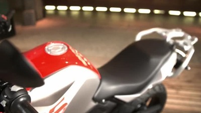 BMW G310 GS, piccola giramondo all'Eicma