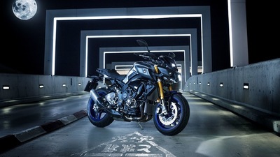 Yamaha MT-10 SP e Tourer Edition: per la pista e per il turismo