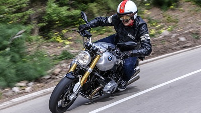 La BMW R nineT si fa in tre