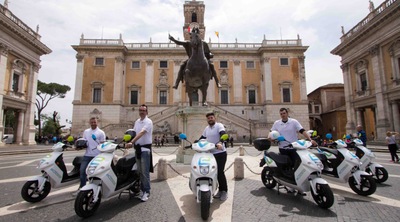Roma, arrivano a “noleggio” 240 scooter elettrici