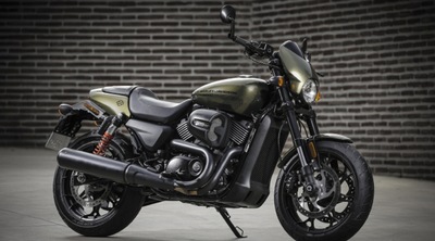 Harley-Davidson Street Rod: le foto