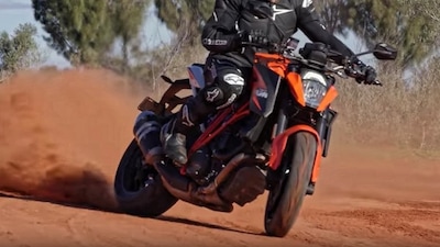 Attacco alla sabbia rossa dell'outback - VIDEO