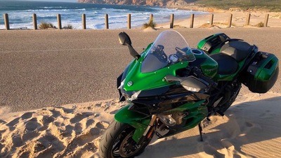 Kawasaki Ninja H2 SX SE 2018, primo contatto - LE FOTO