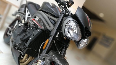 Primo contatto Triumph Speed Triple 2018 - LE FOTO