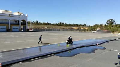 Frenata sul bagnato | Michelin Road 4