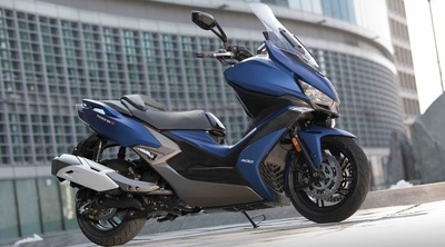 Kymco Xciting S 400: le foto da fermo