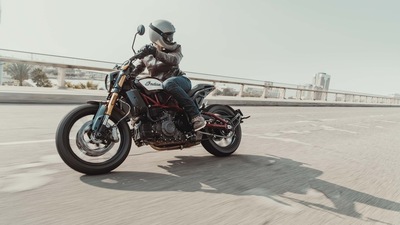 Nuova Indian FTR1200 in azione | VIDEO