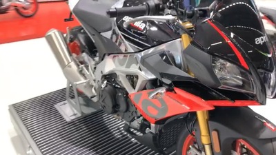 Aprilia Tuono V4 a Colonia 2018 | VIDEO LIVE