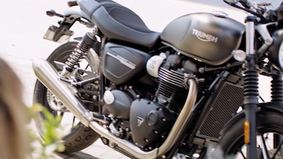 Nuova Triumph Street Twin 2019 in azione