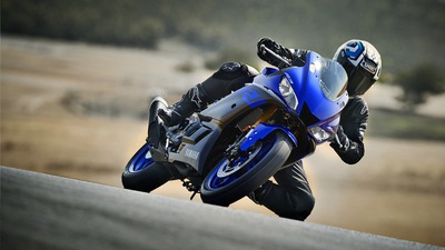 Nuova Yamaha R3: ecco com’è cambiata