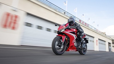 Honda CBR500R, CB500F e CB500X 2019 - LE FOTO