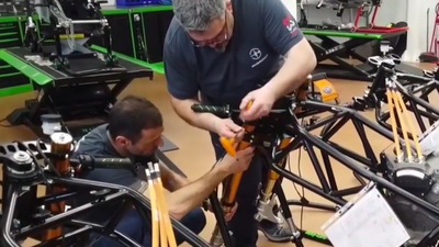 Energica: La ricostruzione delle MotoE – IL VIDEO