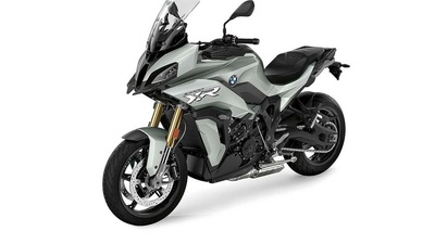 BMW S 1000 XR 2020: le foto