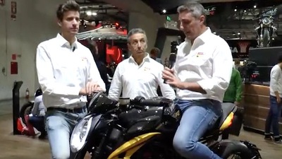 EICMA LIVE 2019: Mv Agusta Dragster 800 RR SCS VIDEO