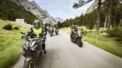 iXS, la giacca Tour Powells-ST: FOTO