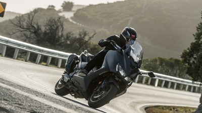 Video-prova: Yamaha TMax 560, compromessi zero