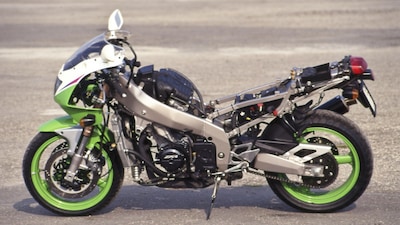Rewind, Kawasaki ZXR 400: piccola grande sportiva |FOTO