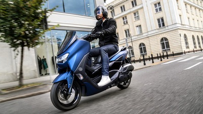 Yamaha, nuovo NMAX per la vita facile in città