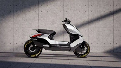 CFMoto, lo scooter elettrico ZEEHO Cyber FOTO