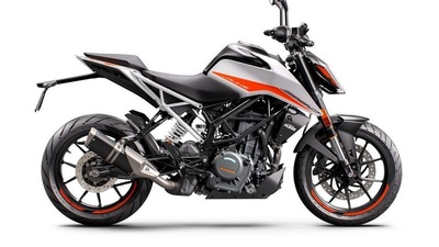 KTM 390 Duke 2021 FOTO