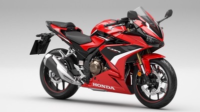 Nuova Honda CBR500R: tanta grinta e più efficacia per il 2022