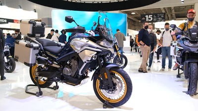 EICMA 2021, CFMoto MT 800 touring: pronta a sfidare le rotte europee