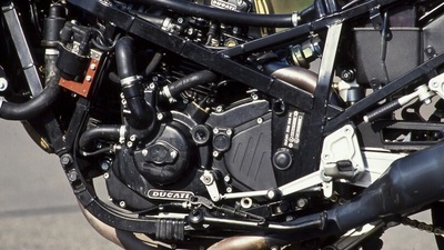 Ducati Paso 906: la prova su strada del 1989