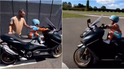 L'ex pilota Kenan Sofuoglu fa guidare un TMax al figlio piccolo (da solo)