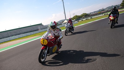 Giacomo Agostini, show a Misano con la MV Agusta 3 cilindri 500 GP