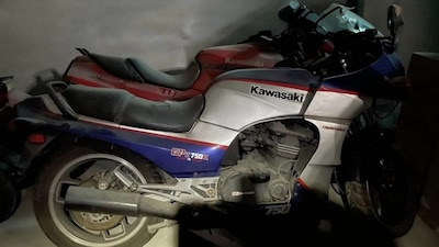 La scoperta in un fienile in Giappone: 40 moto e scooter d'epoca