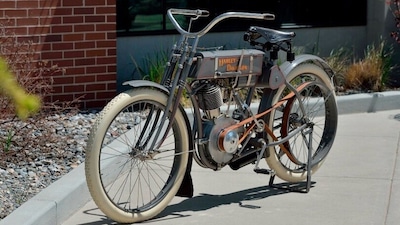 Harley-Davidson Strap Tank, la moto che vale quasi un milione di euro