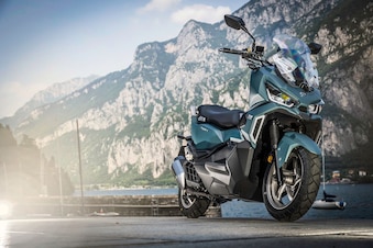 SYM ADX 125, LE FOTO DELLA PROVA