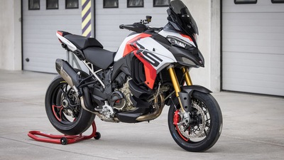 Ducati Multistrada V4 RS: le foto della prova